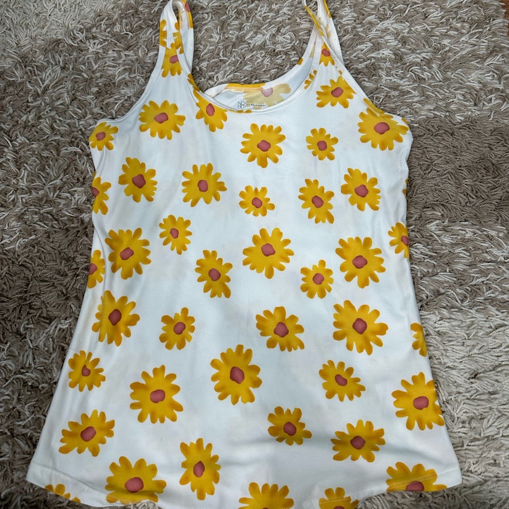 No Boundaries, L (11-13), Yellow flowers with white background